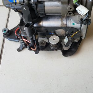 BMW Genuine Air Suspension ACompressor Pump OEM Part Number 37206861882 194127-10 for G11 G12 G32 Models