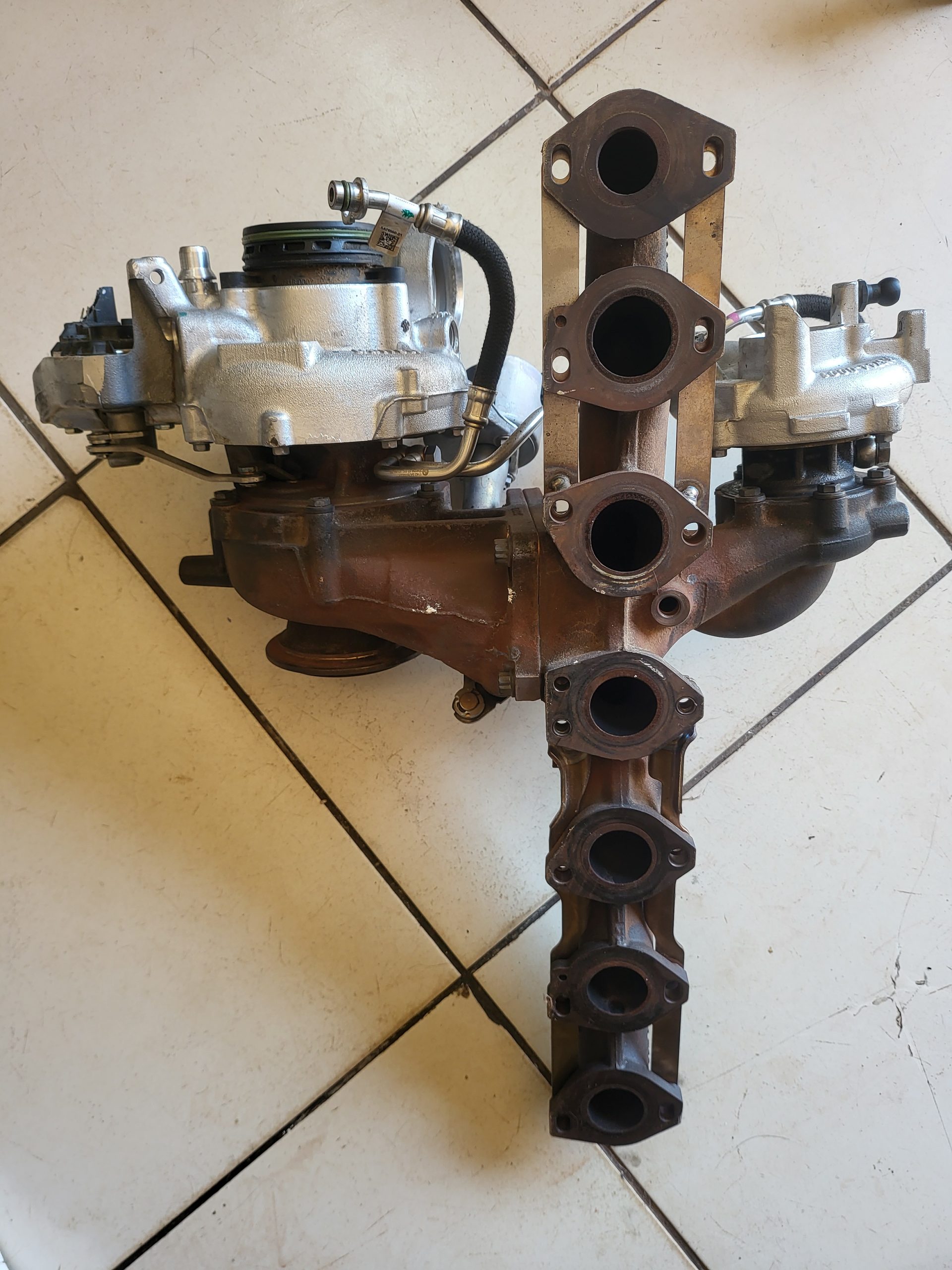 BMW 530d G30 G31 3.0 diesel B57D30B turbocharger 8596263