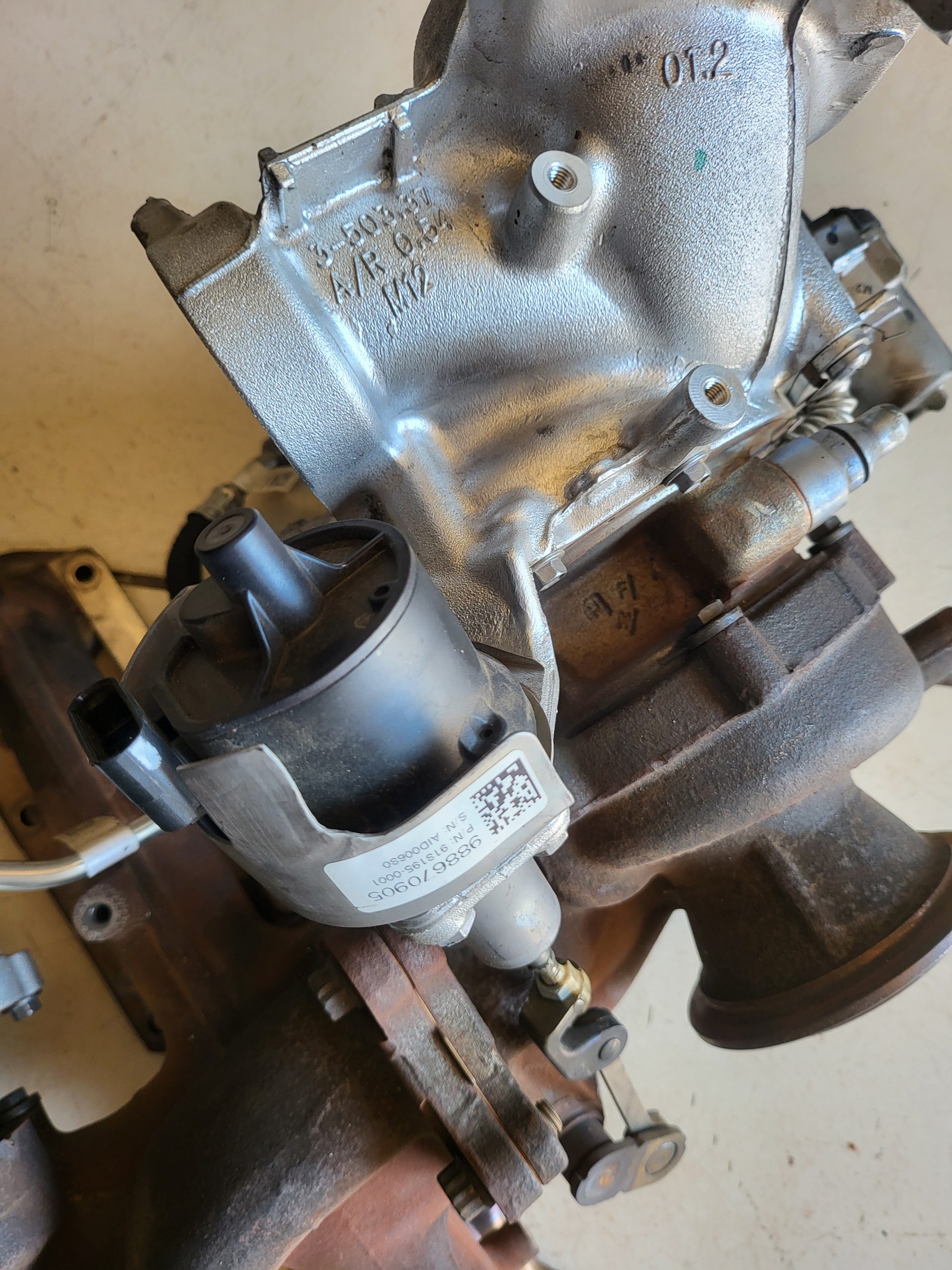 BMW 530d G30 G31 3.0 diesel B57D30B turbocharger 8596263