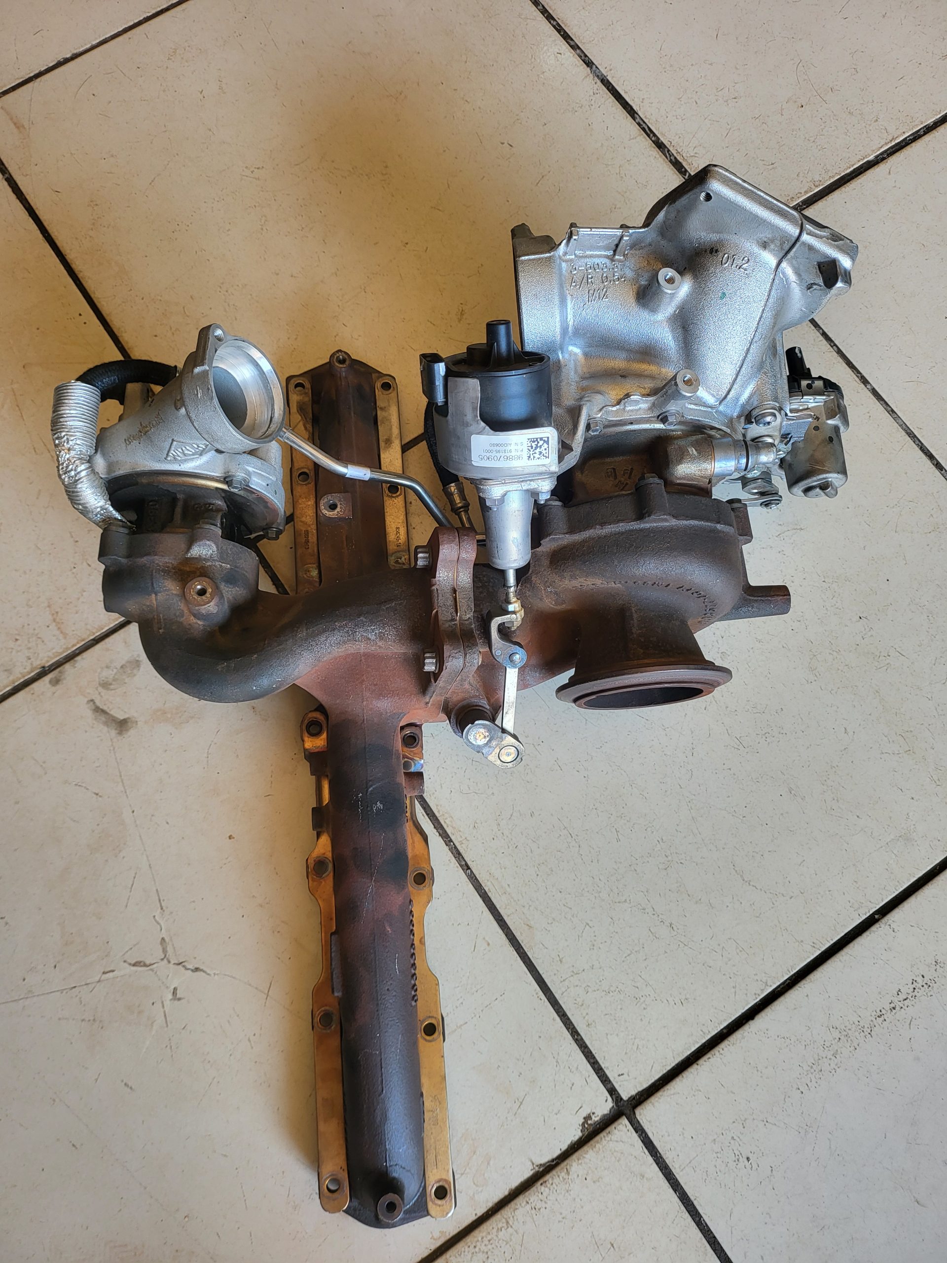 BMW 530d G30 G31 3.0 diesel B57D30B turbocharger 8596263