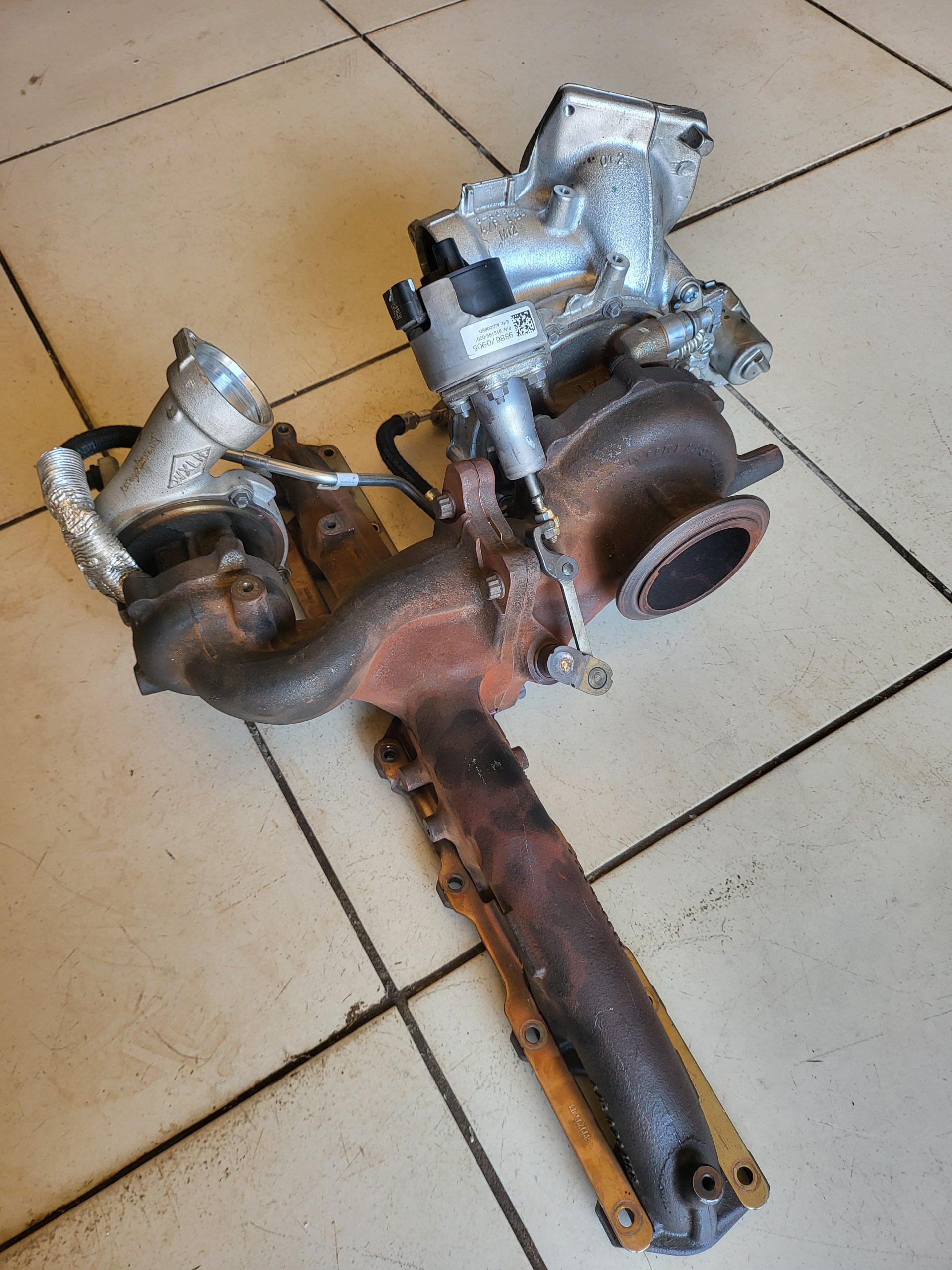 BMW 530d G30 G31 3.0 diesel B57D30B turbocharger 8596263