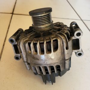 Mercedes-Benz C180 CGI M271.820 alternator A0009063000 W204 2011 BlueEFFICIENCY