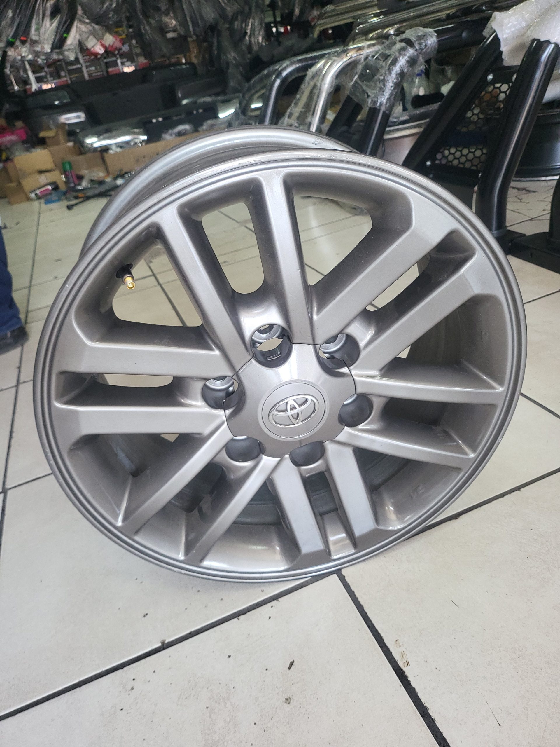 Toyota Hilux 2015 genuine OEM 17 inch alloy rim 17x7.5J ET30
