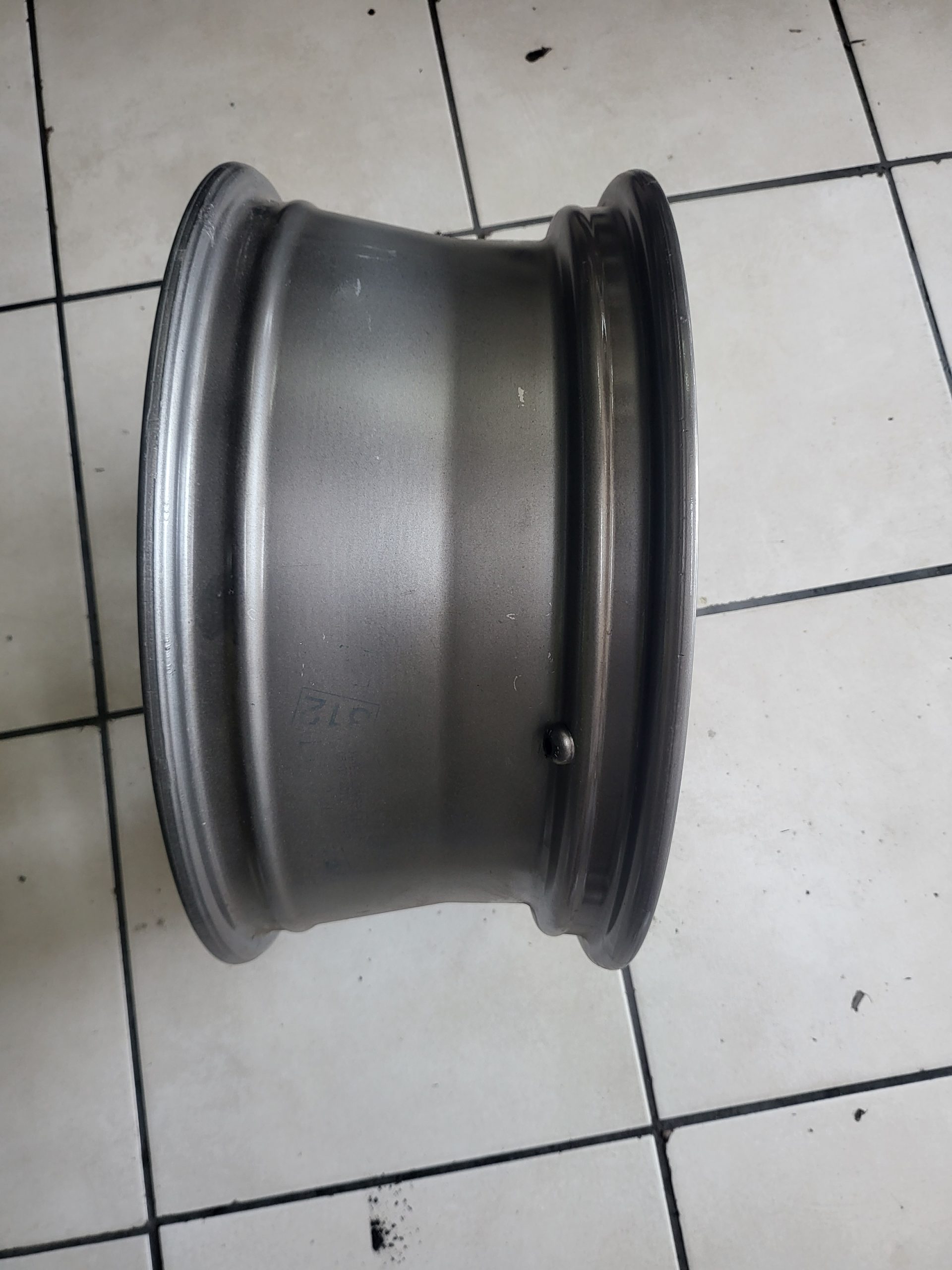 Toyota Hilux 2015 genuine OEM 17 inch alloy rim 17x7.5J ET30