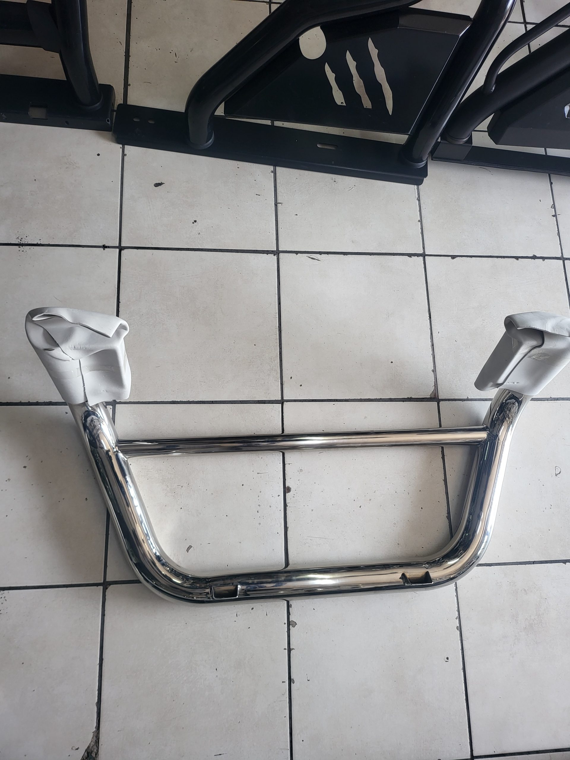 Toyota Hilux small pole bull bar front bumper protection