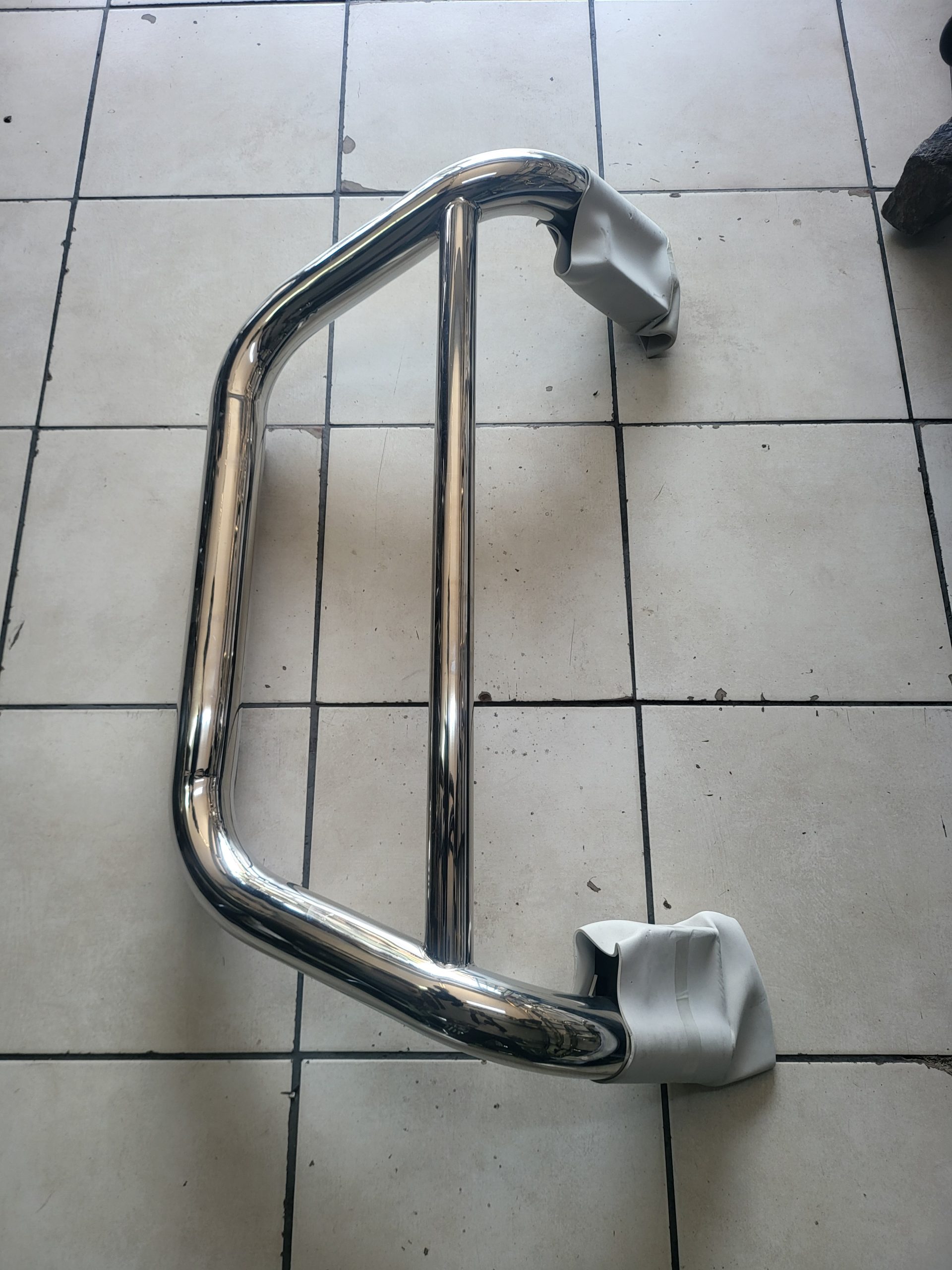 Toyota Hilux small pole bull bar front bumper protection