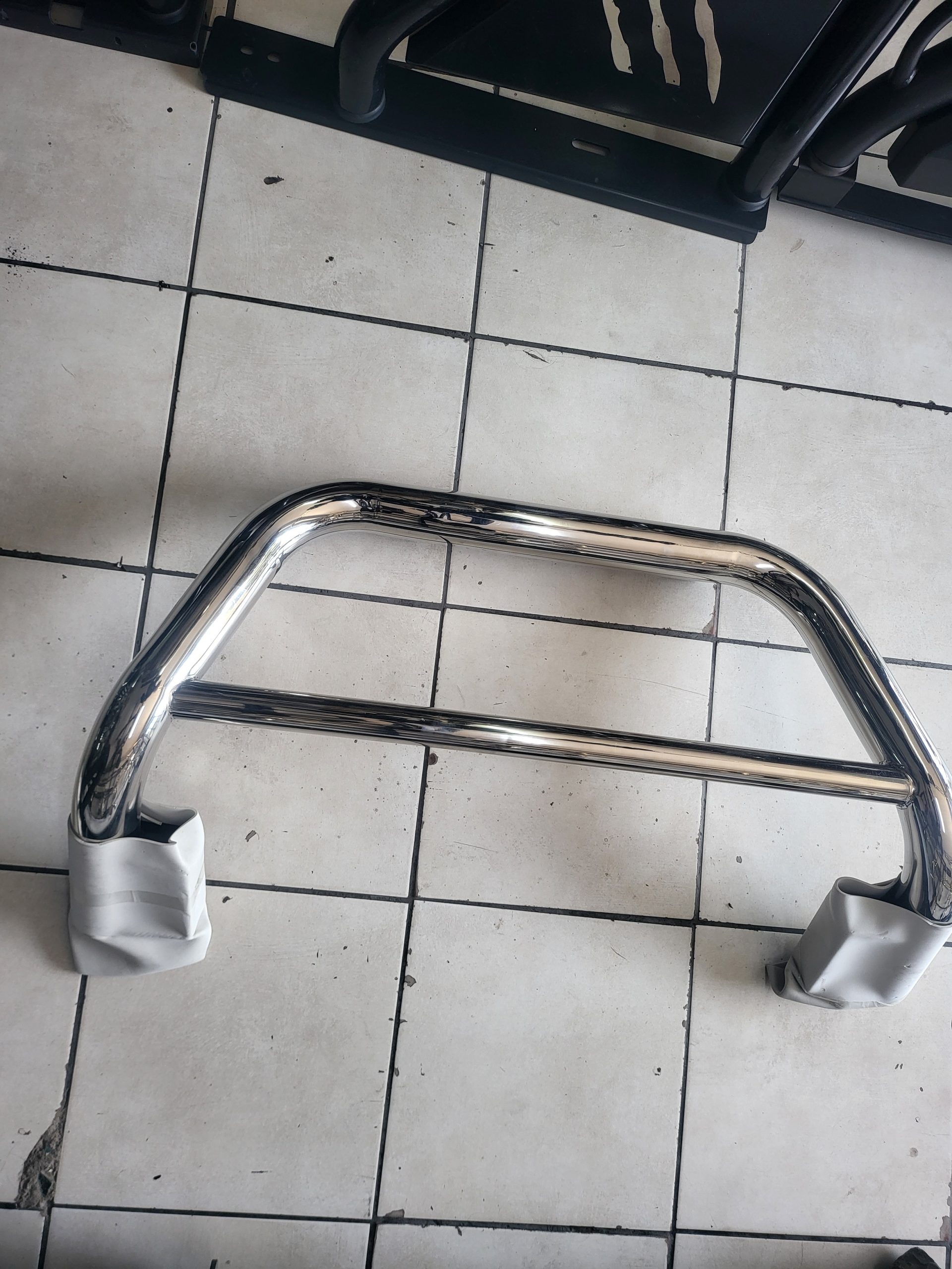 Toyota Hilux small pole bull bar front bumper protection