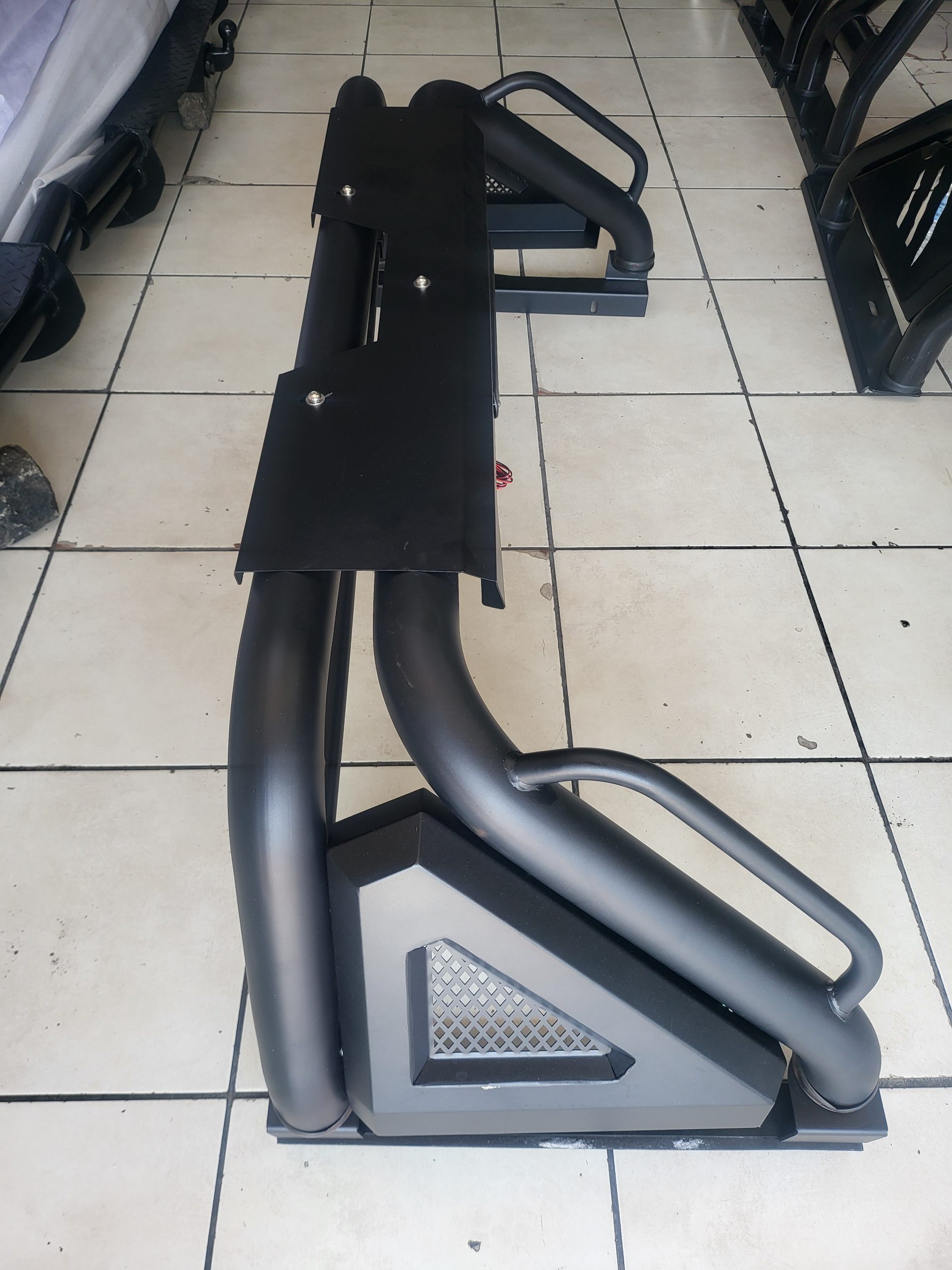 Universal black roll bar for pickup bakkie load bin
